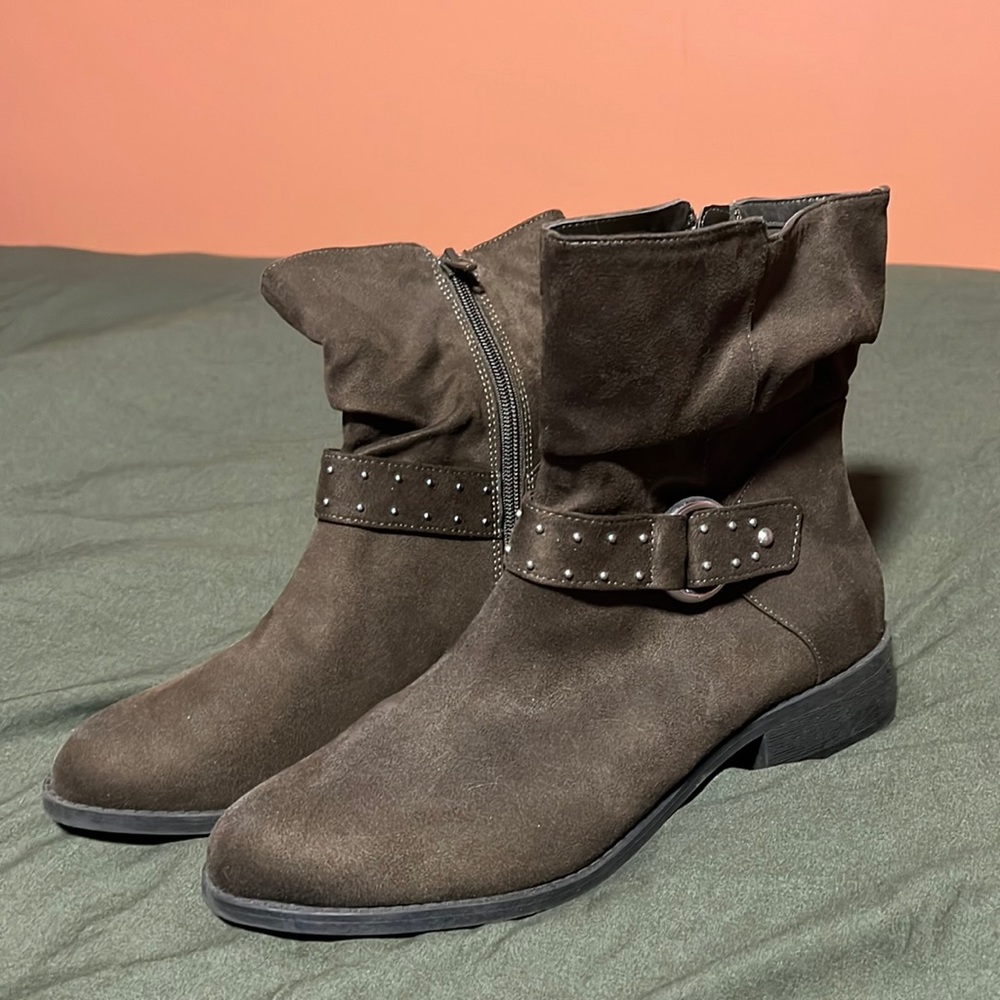 American Eagle boots size 10